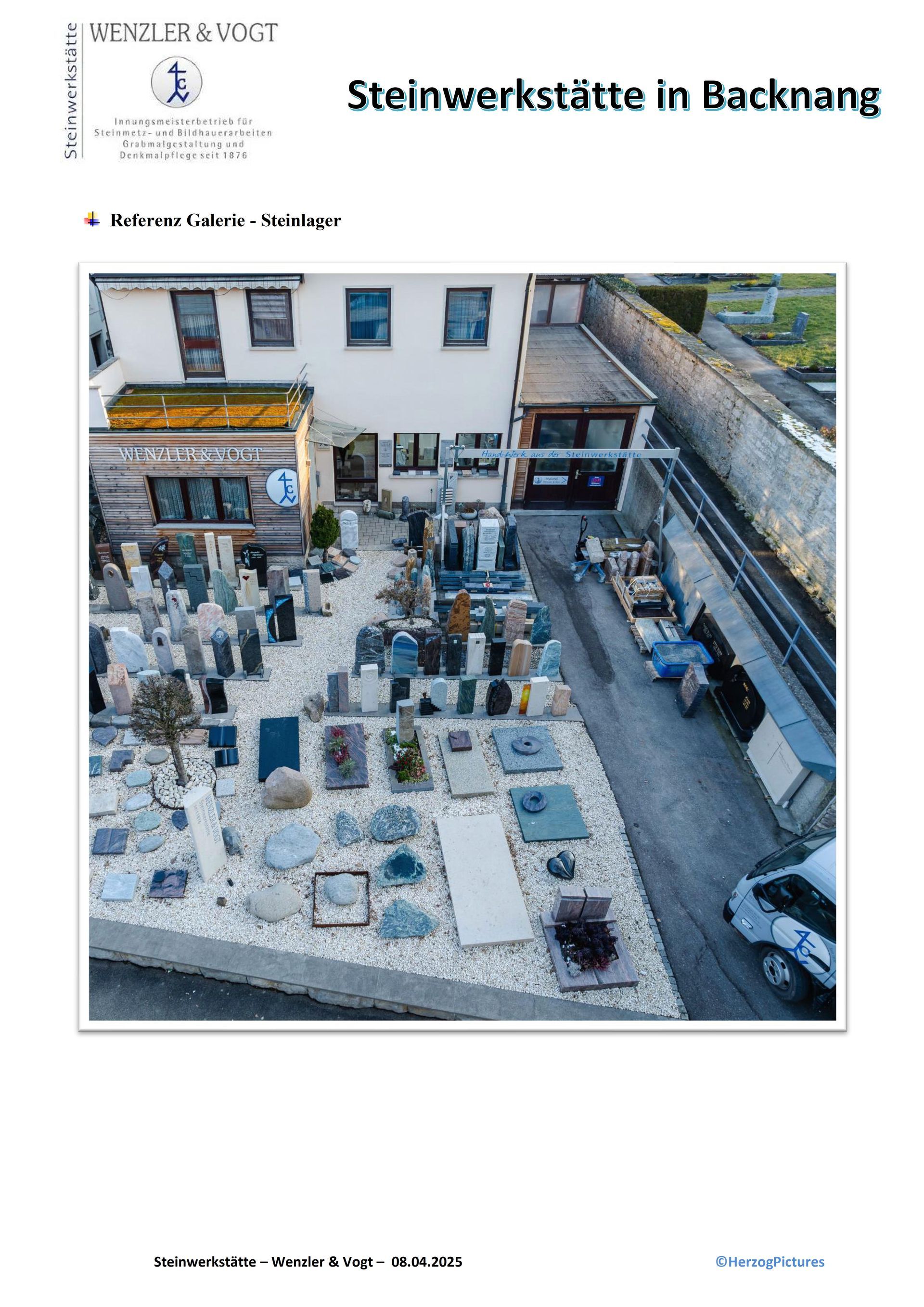 Bild vom Geschäft mit Grabsteinen im Hof