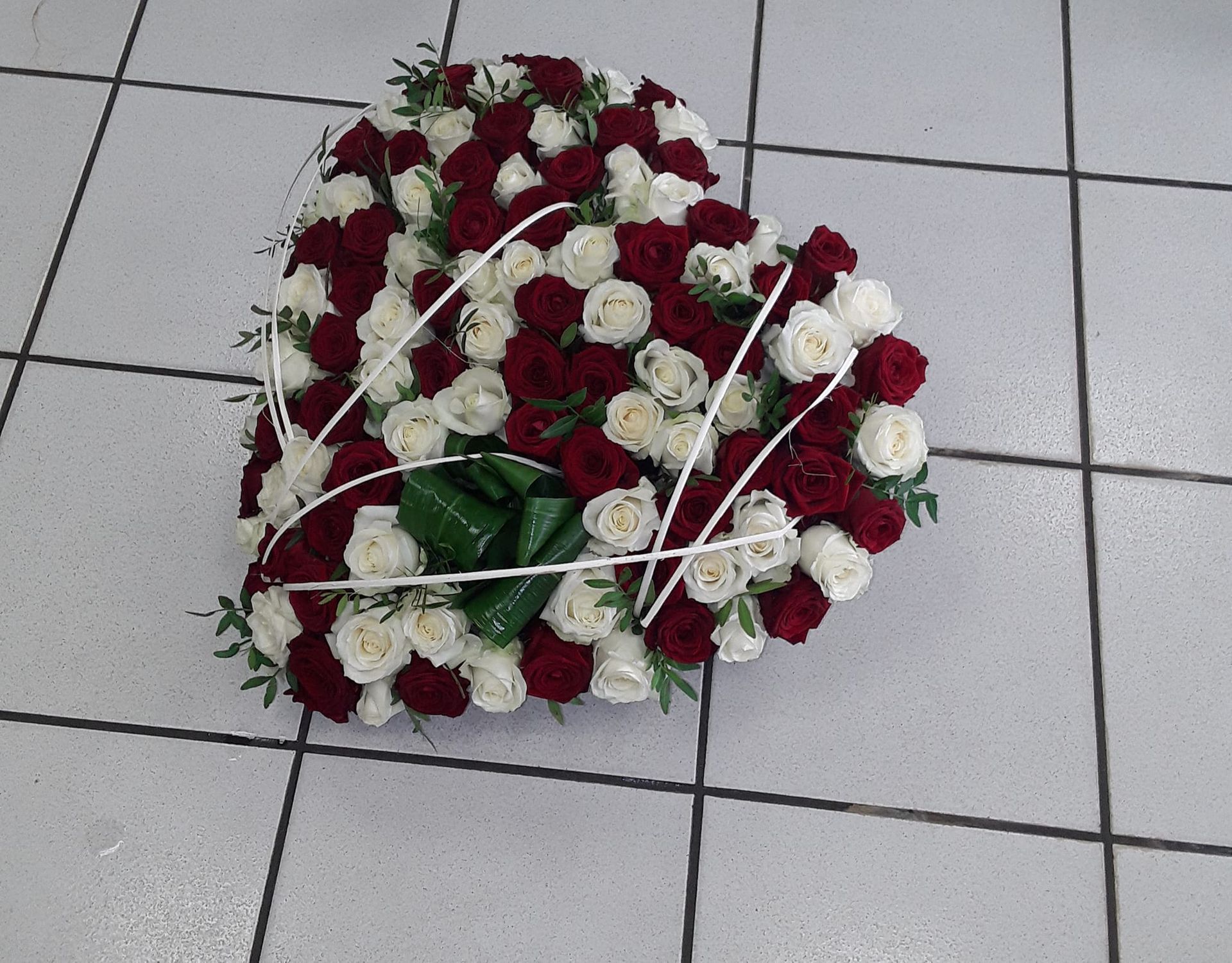 Composition florale en coeur