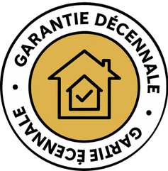 Sceau rond à centre doré, texte noir : « GARANTIE DÉCENNALE » autour d'une icône de maison avec coche.