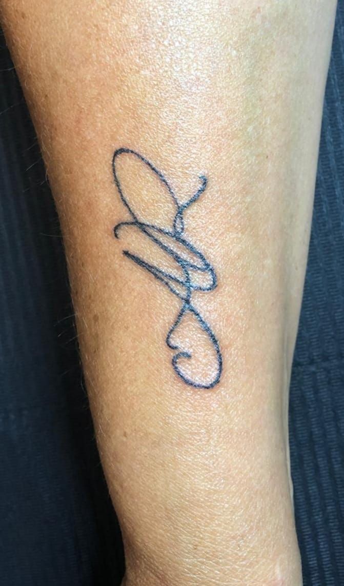Tatouage signature avec prénom