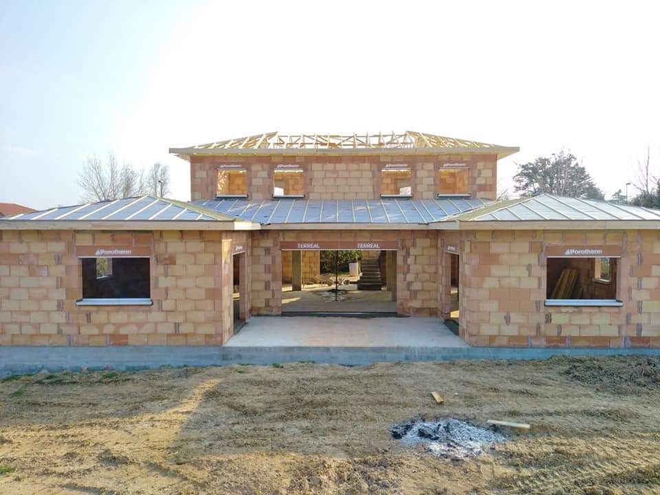 Maison en cours de construction, brique