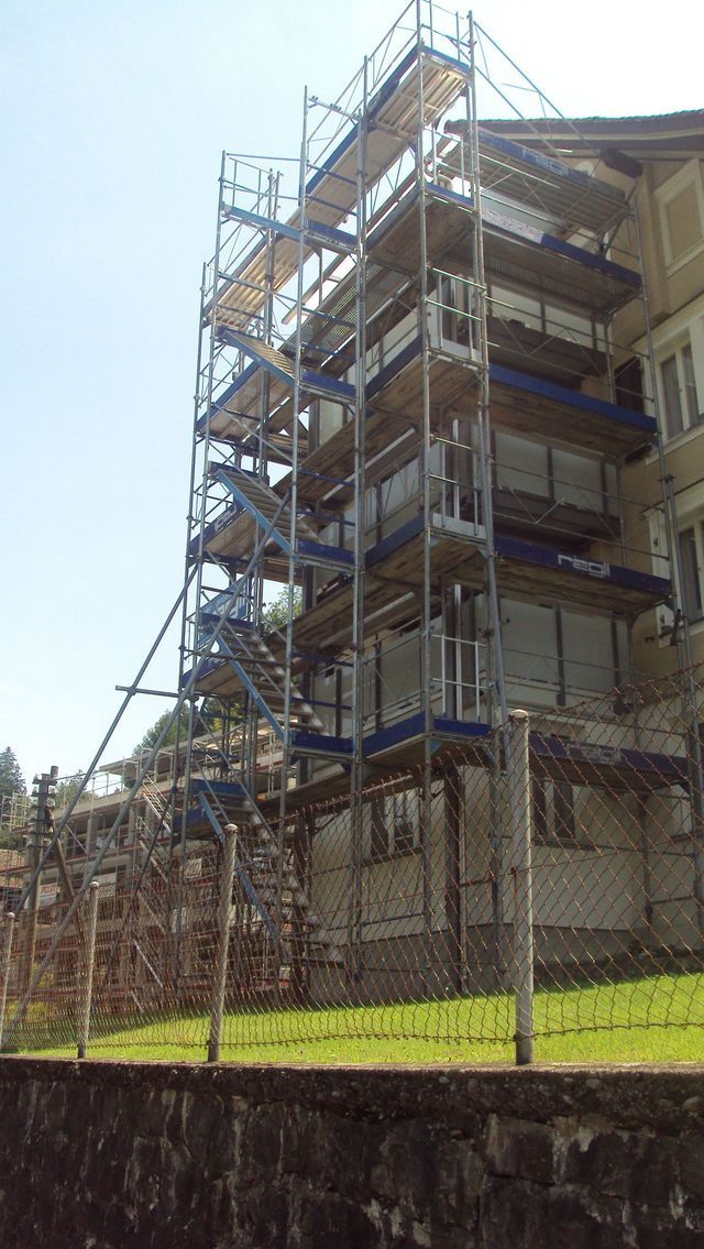 Regli Maler GmbH – hohes Fassadengerüst