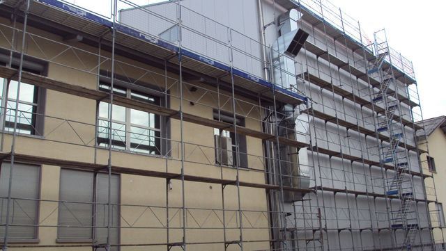 Regli Maler GmbH – Gerüst an Hauswand