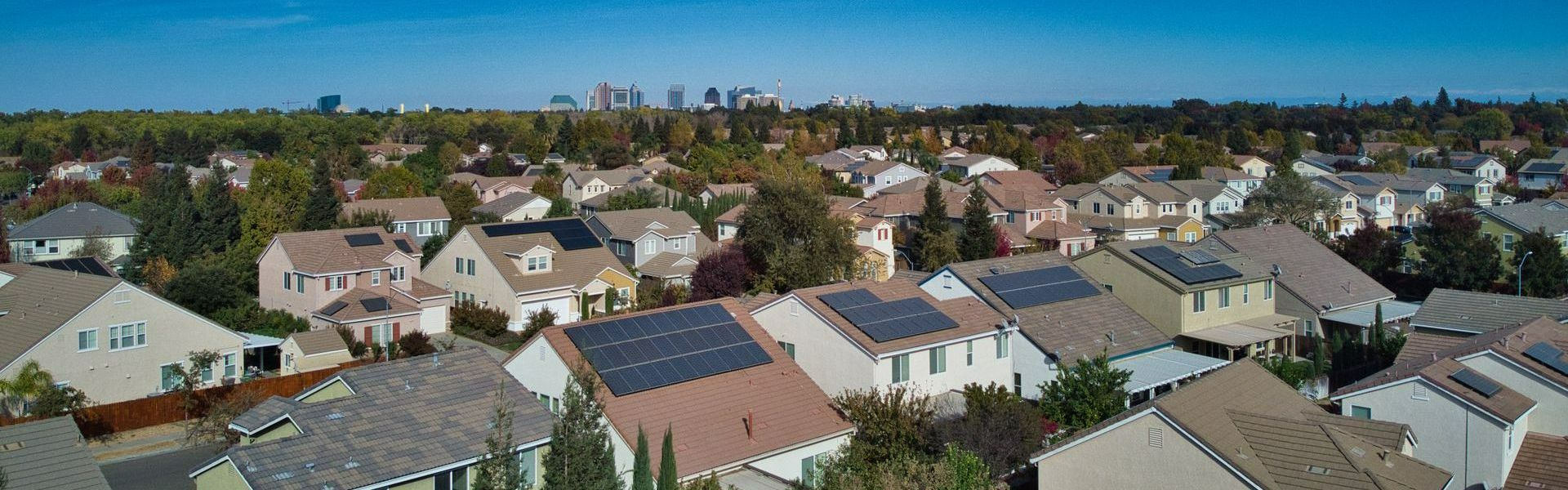 Des maisons avec panneaux solaires