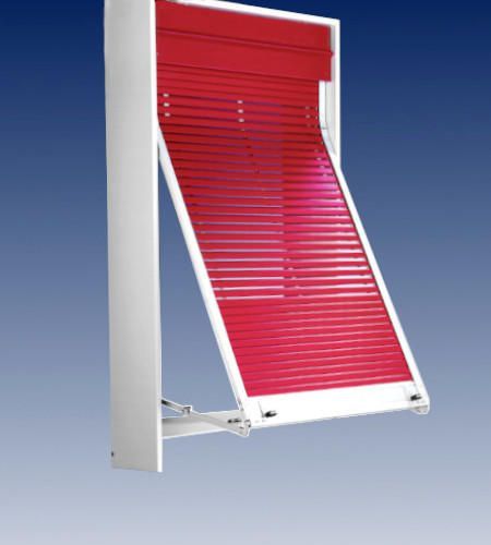 Schnittansicht einer Wand aus Holz- und Metalllamellen. Horizontale Holzlamellen sind in einen Metallrahmen eingelassen.