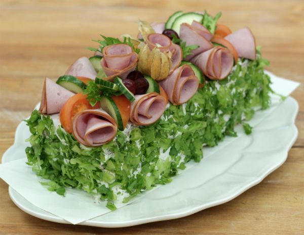 Kinkkuvoileipäkakku