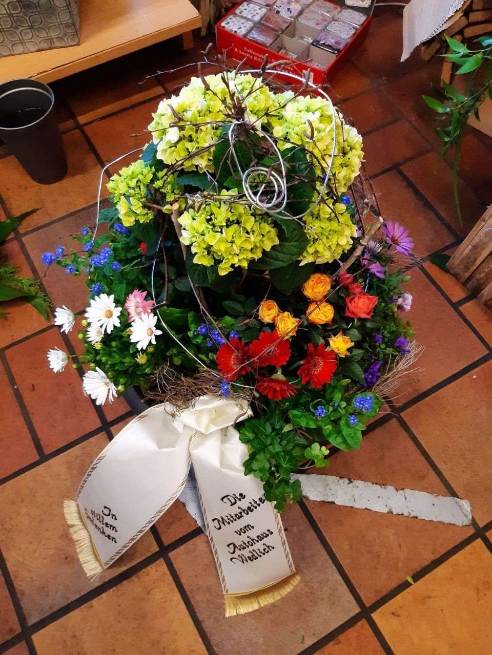 Blumen Kühnlein am Südfriedhof Blumengesteck