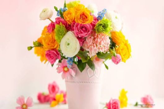 Blumen Kühnlein am Südfriedhof Blumenstrauß in einer Vase