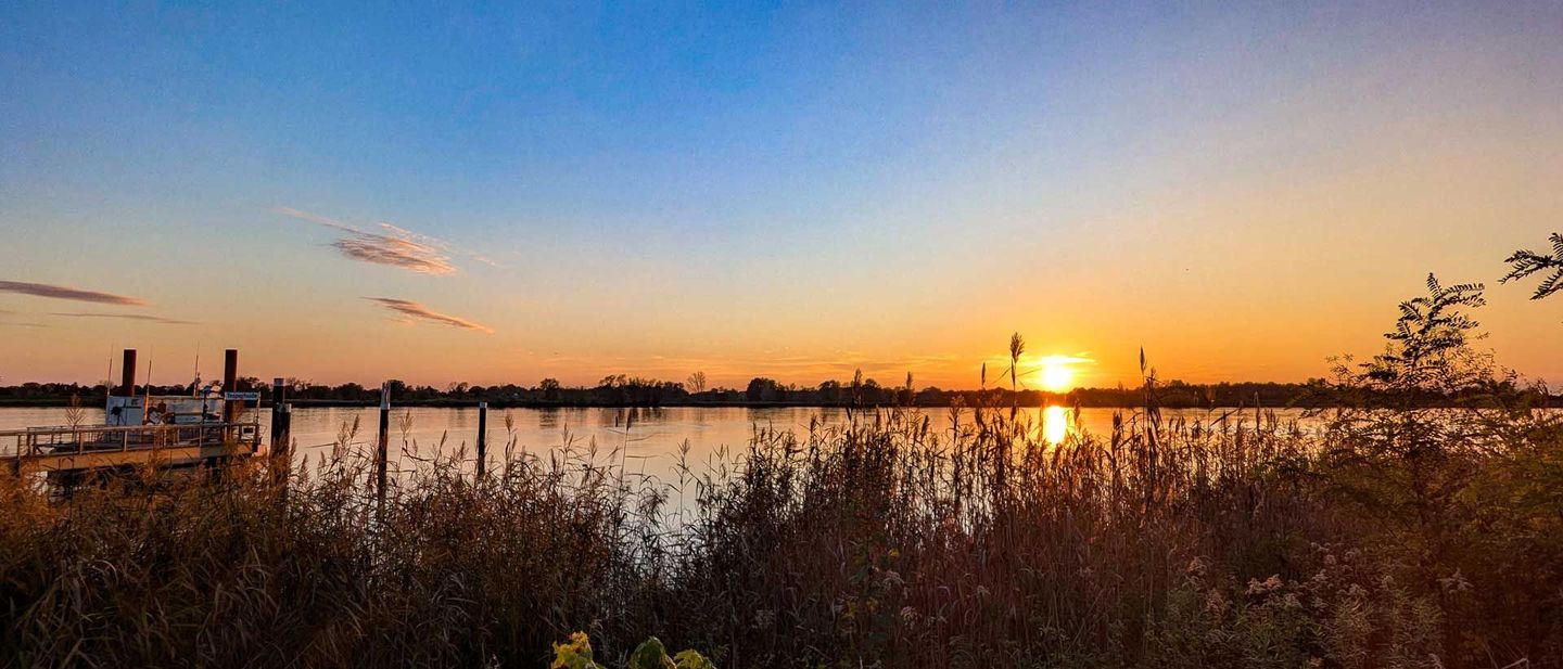 Sonnenuntergang an der Elbe in Grünhof Tesperhude