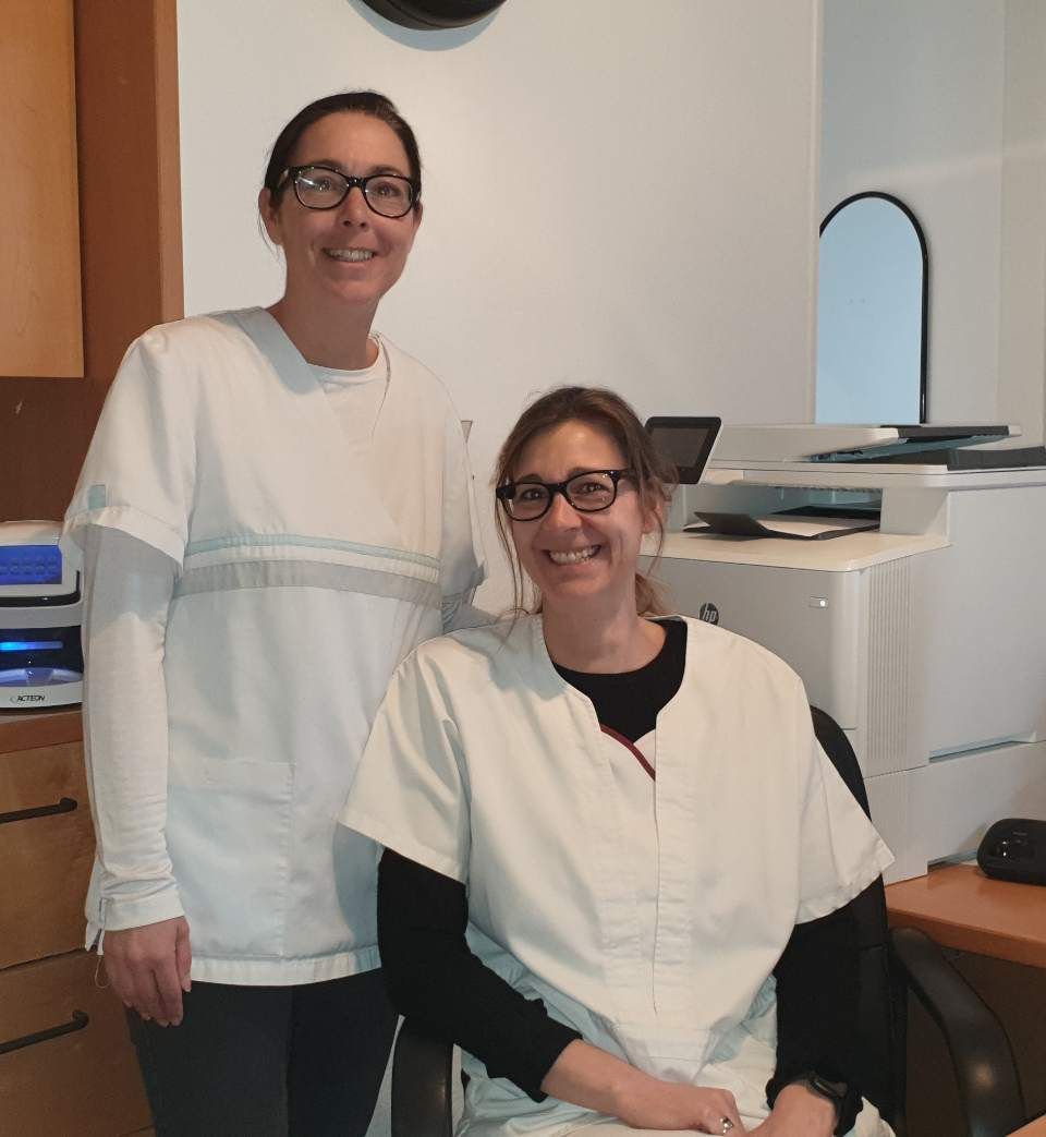  Myriam et Christine, Assistantes