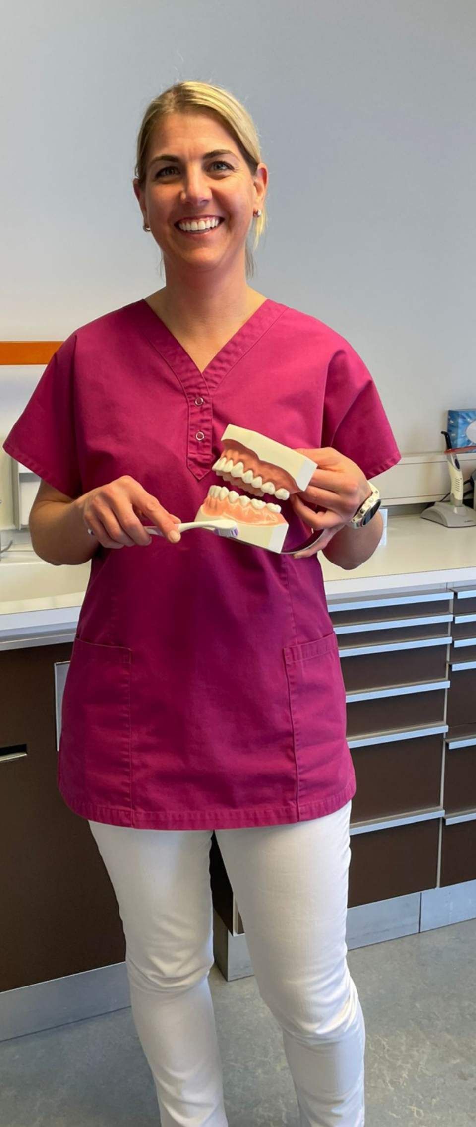  Nicole Robert, Hygiéniste dentaire