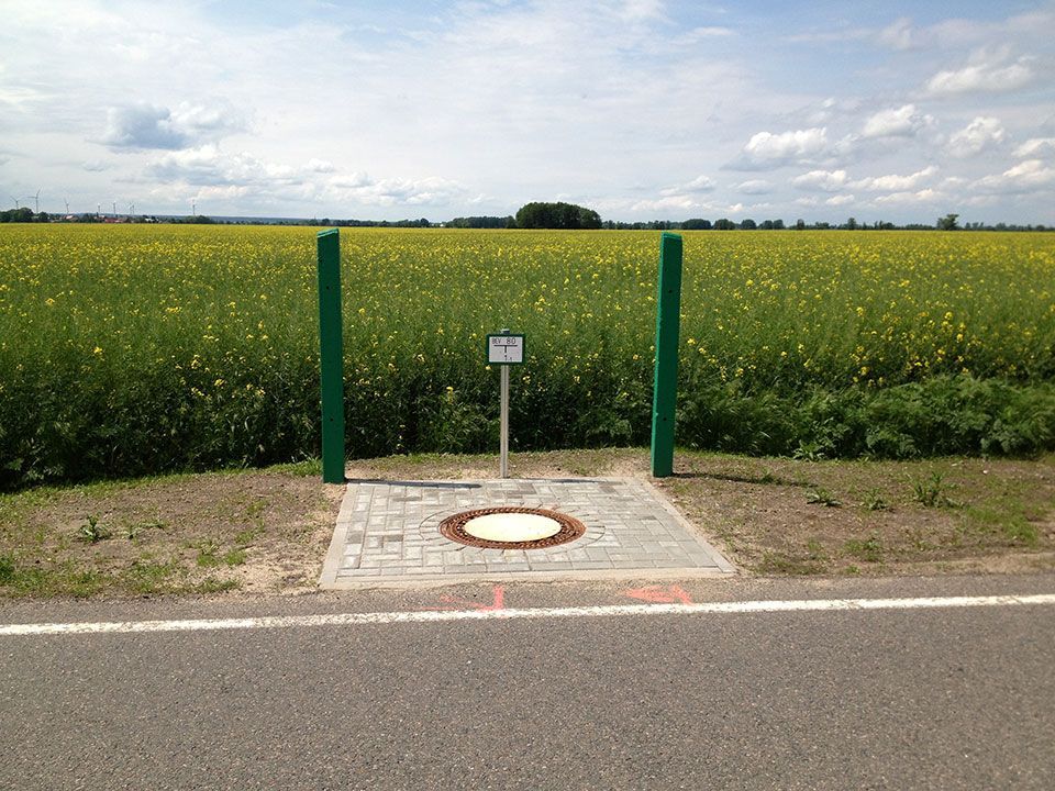 Tiefbauarbeiten Kanaldeckel