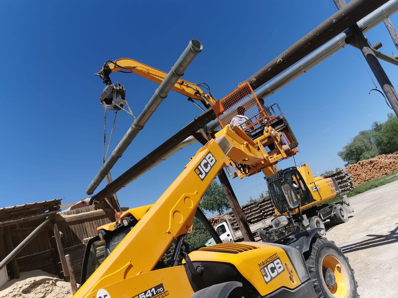Mise en place de tuyauterie industrielle