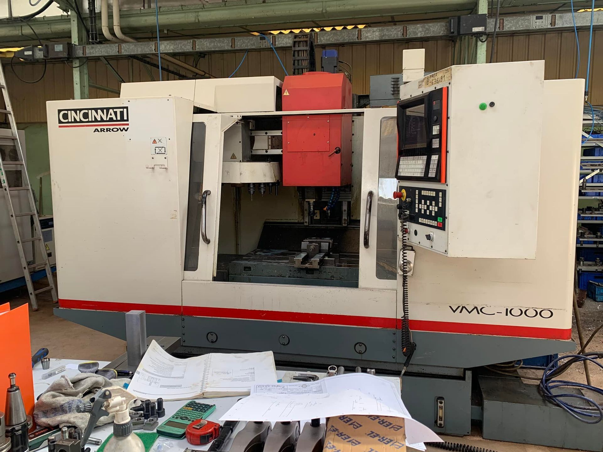 Machine d'usinage en cours de maintenance