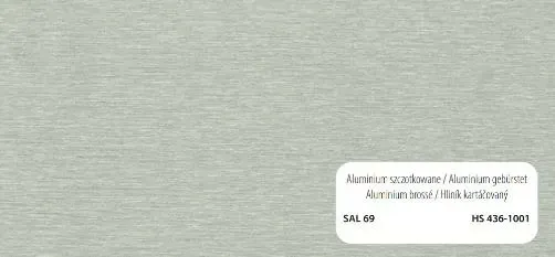 Superficie texturizada de color gris claro con una etiqueta blanca que contiene texto.