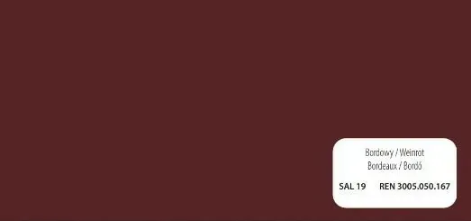 Fondo burdeos oscuro con una pequeña etiqueta blanca en la esquina inferior derecha.