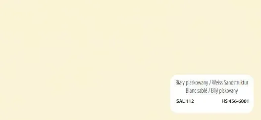 Una etiqueta con texto en un recuadro claro, en la esquina inferior derecha. El texto incluye el nombre de la empresa, el producto y los números.
