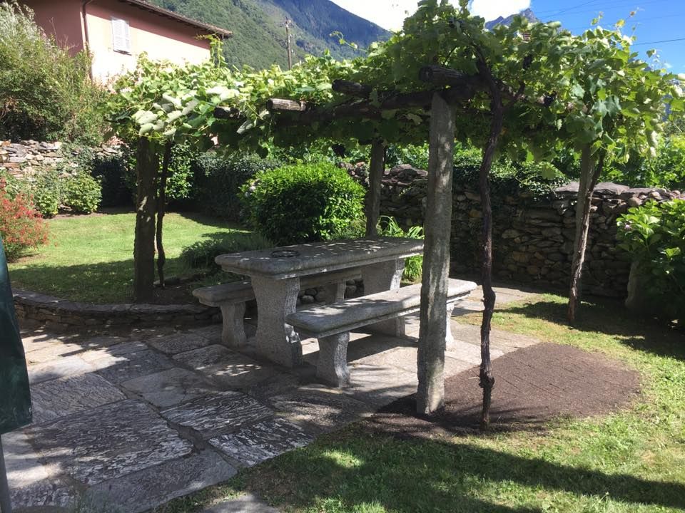 Mattia Biava Giardiniere - Aiuola esterna