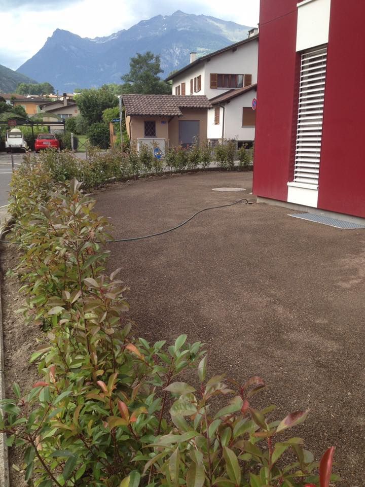 Mattia Biava Giardiniere - Creazione prato esterno palazzina