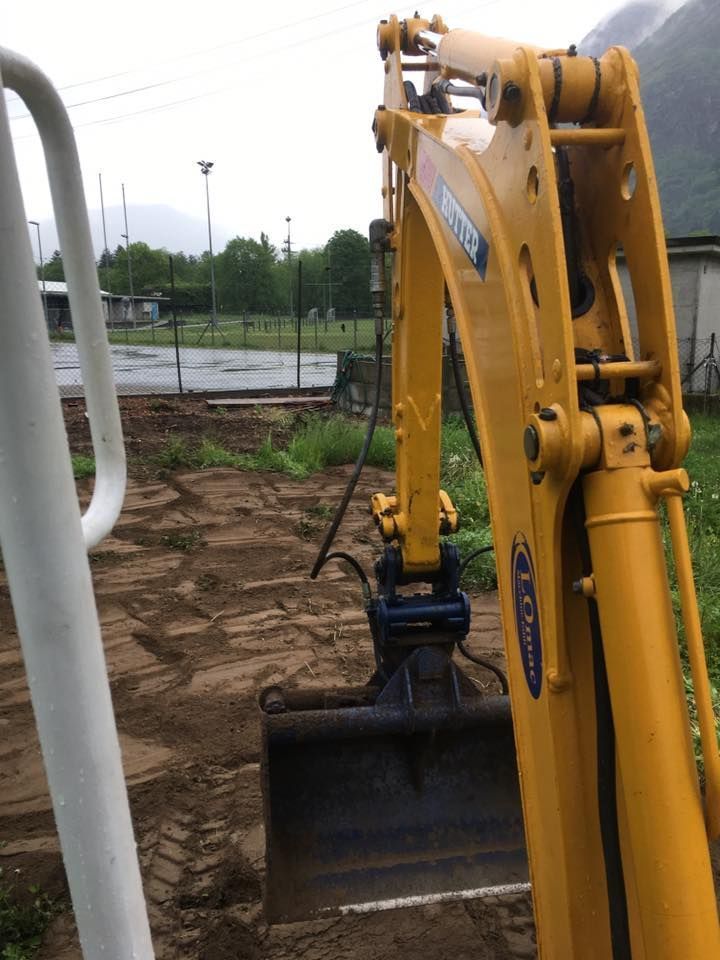 Mattia Biava Giardiniere - Gru per scavi esterni