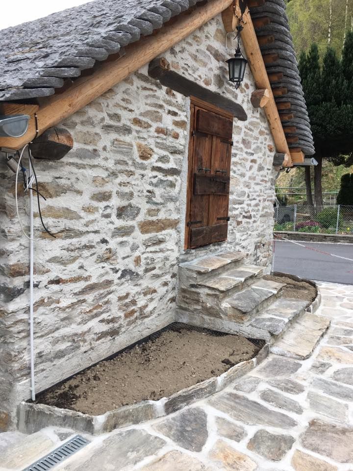 Mattia Biava Giardiniere - Sistemazione zona esterna casa rustica