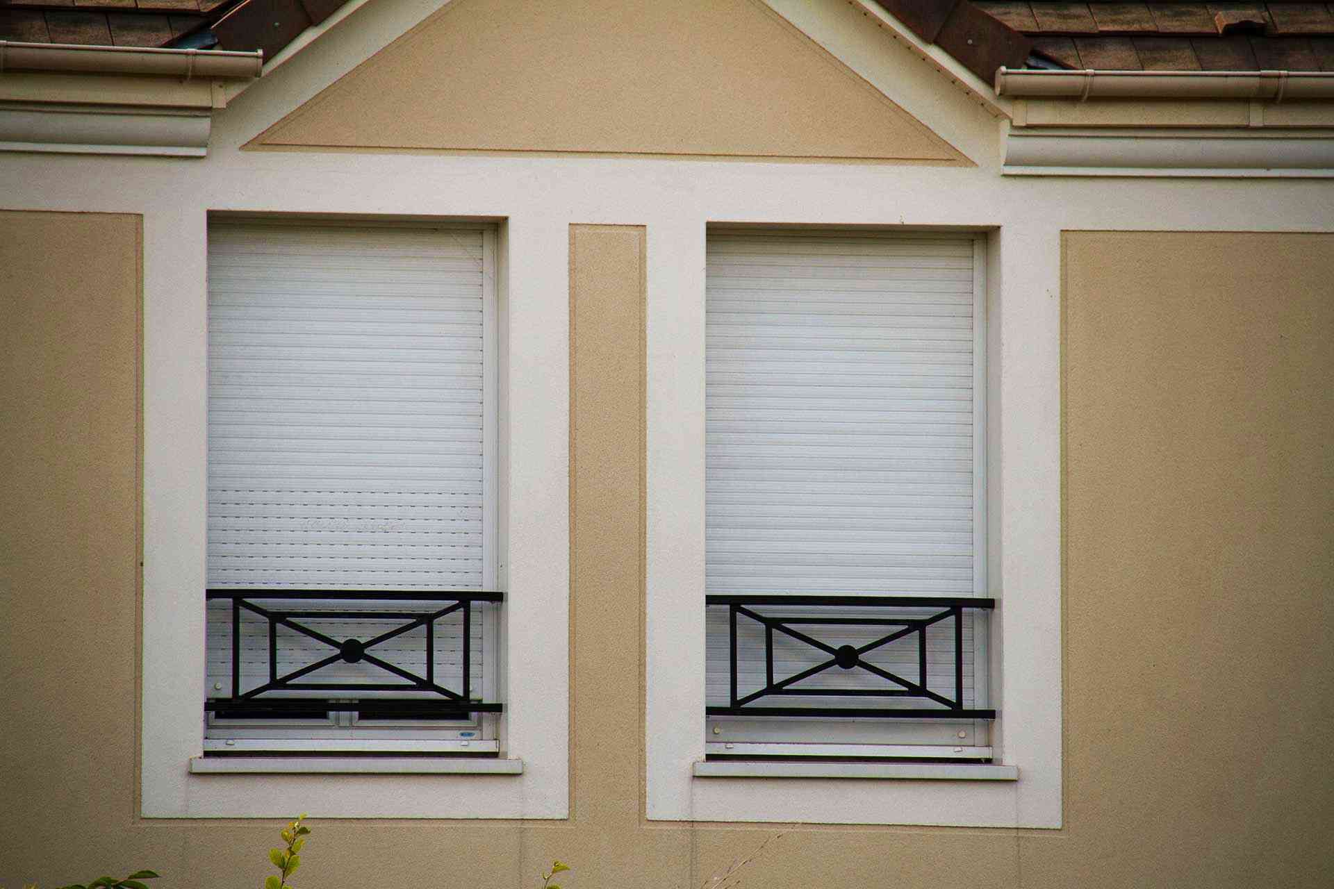 Deux volets roulants