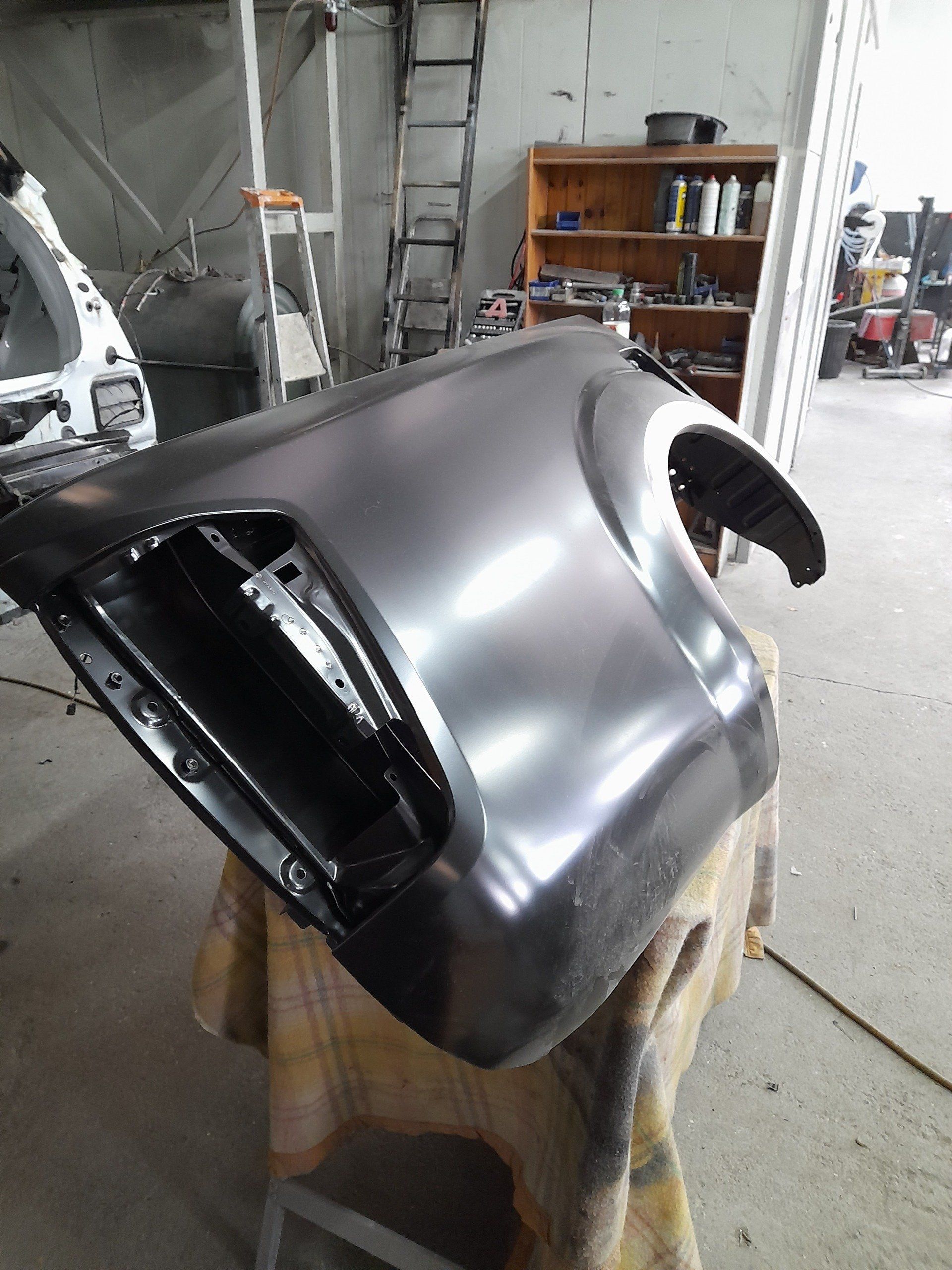 Remise à neuf d'un bout de carrosserie