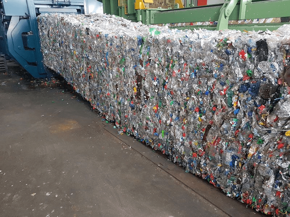 LemmTec GmbH – Block aus PET-Flaschen