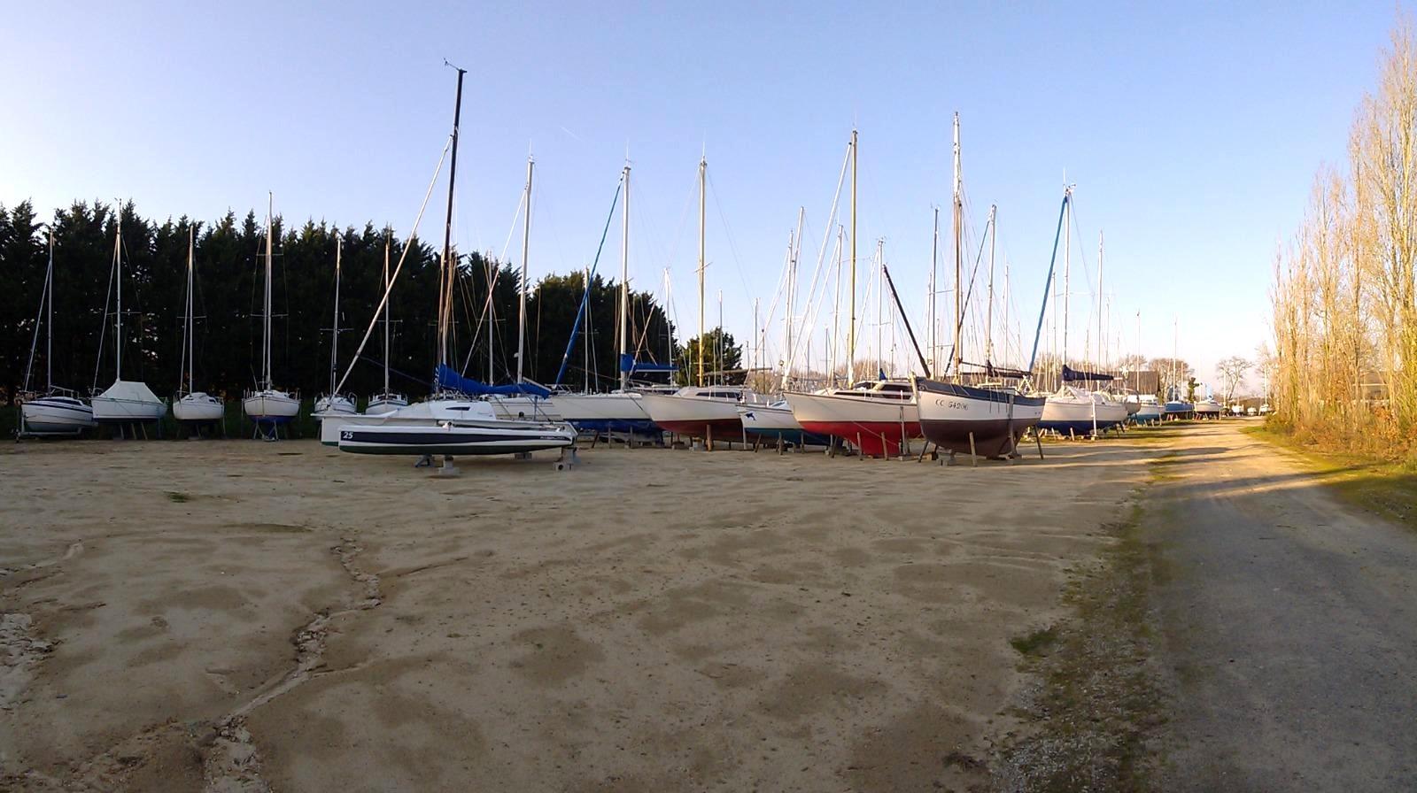 accès en voiture jusqu'au bateau