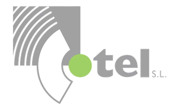 Logotipo de "otel sl" con una forma abstracta gris y un círculo verde. El texto "otel" está en gris.