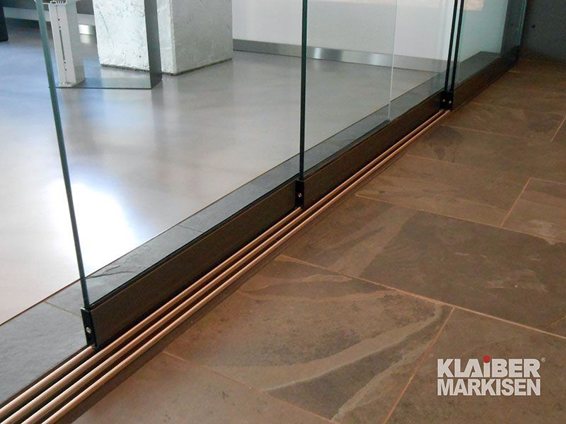 Ein Bild einer Glasschiebetür von Klaber Markisen
