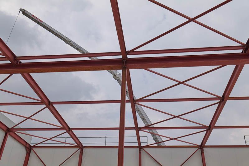 Blick nach oben zur Decke eines im Bau befindlichen Gebäudes