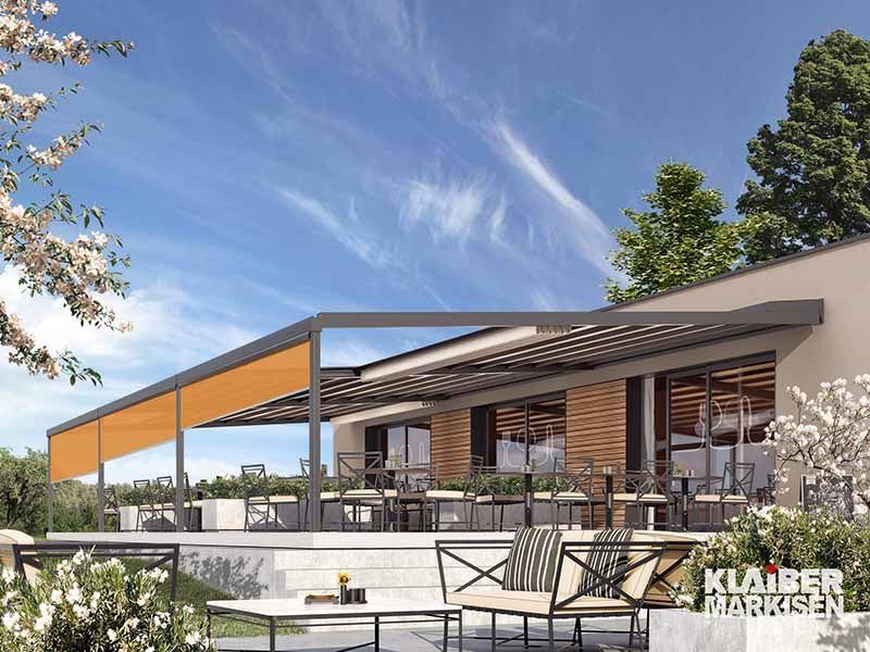 Eine künstlerische Darstellung eines Restaurants mit Tischen und Stühlen unter einer Pergola.