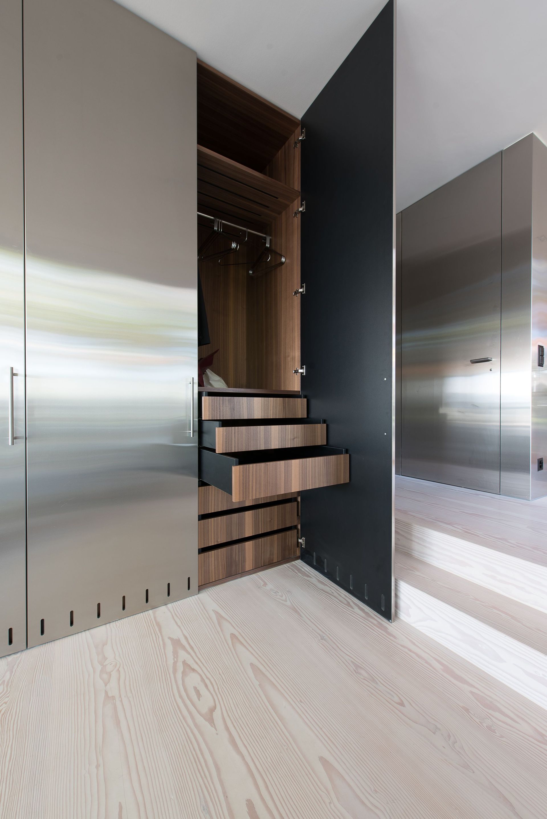 Schäfer Schreinerei AG - Schrank