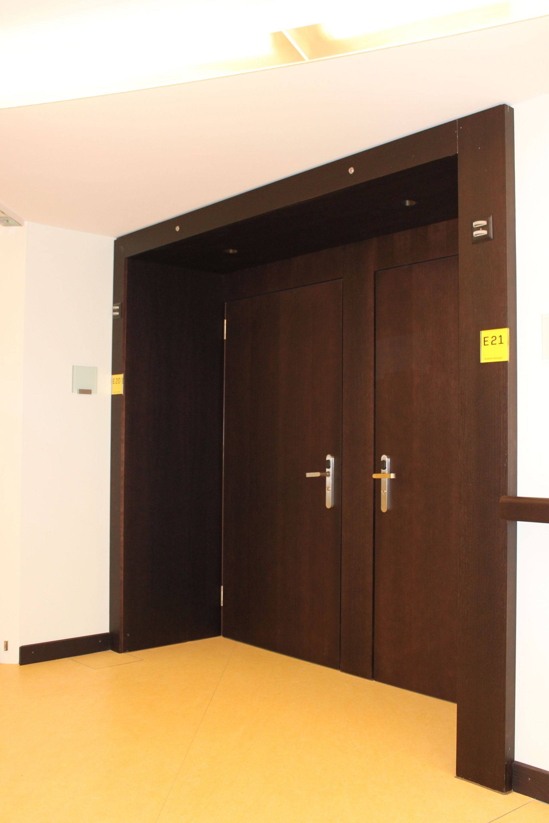 Schäfer Schreinerei AG - Türe