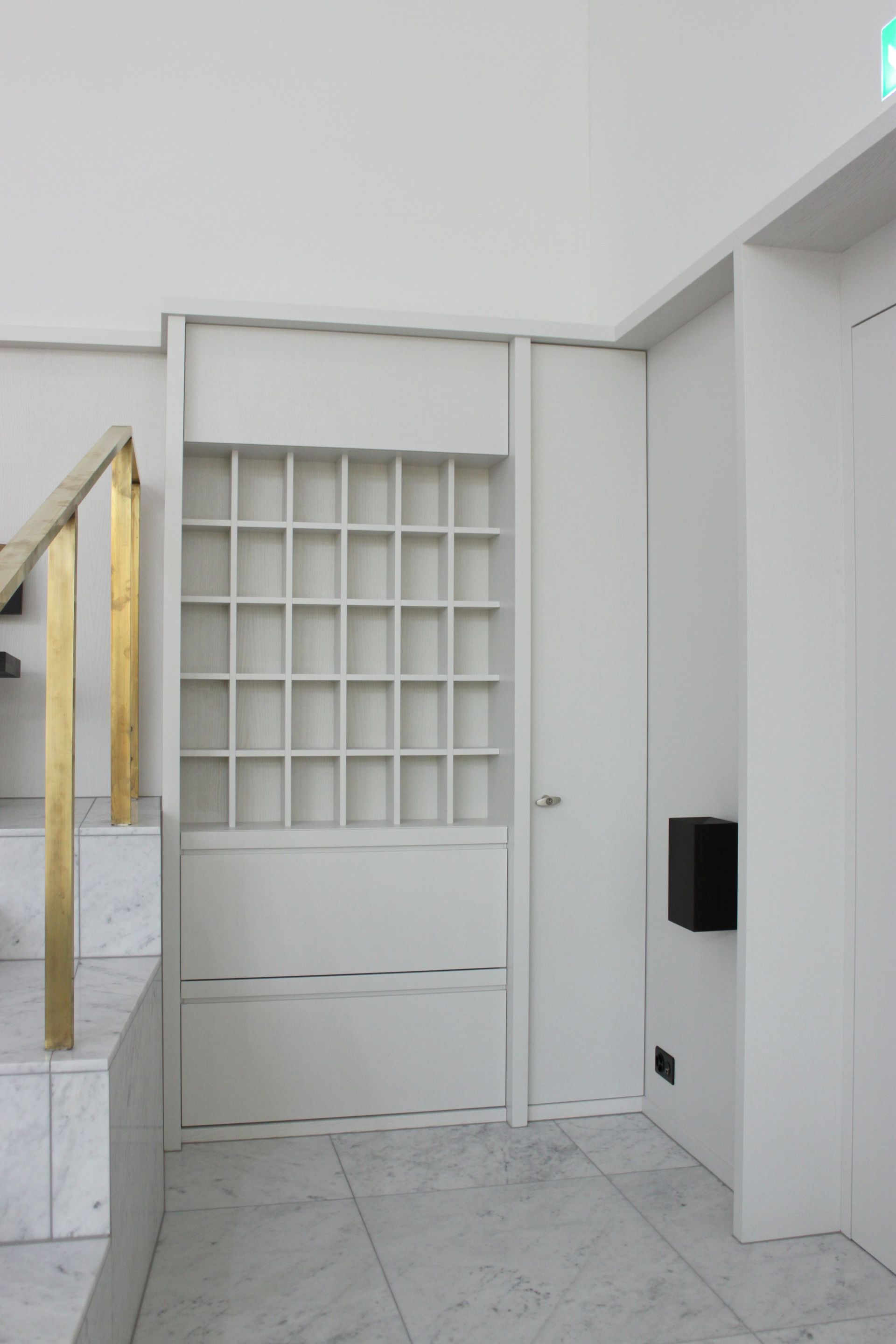 Schäfer Schreinerei AG - Regal Kirche