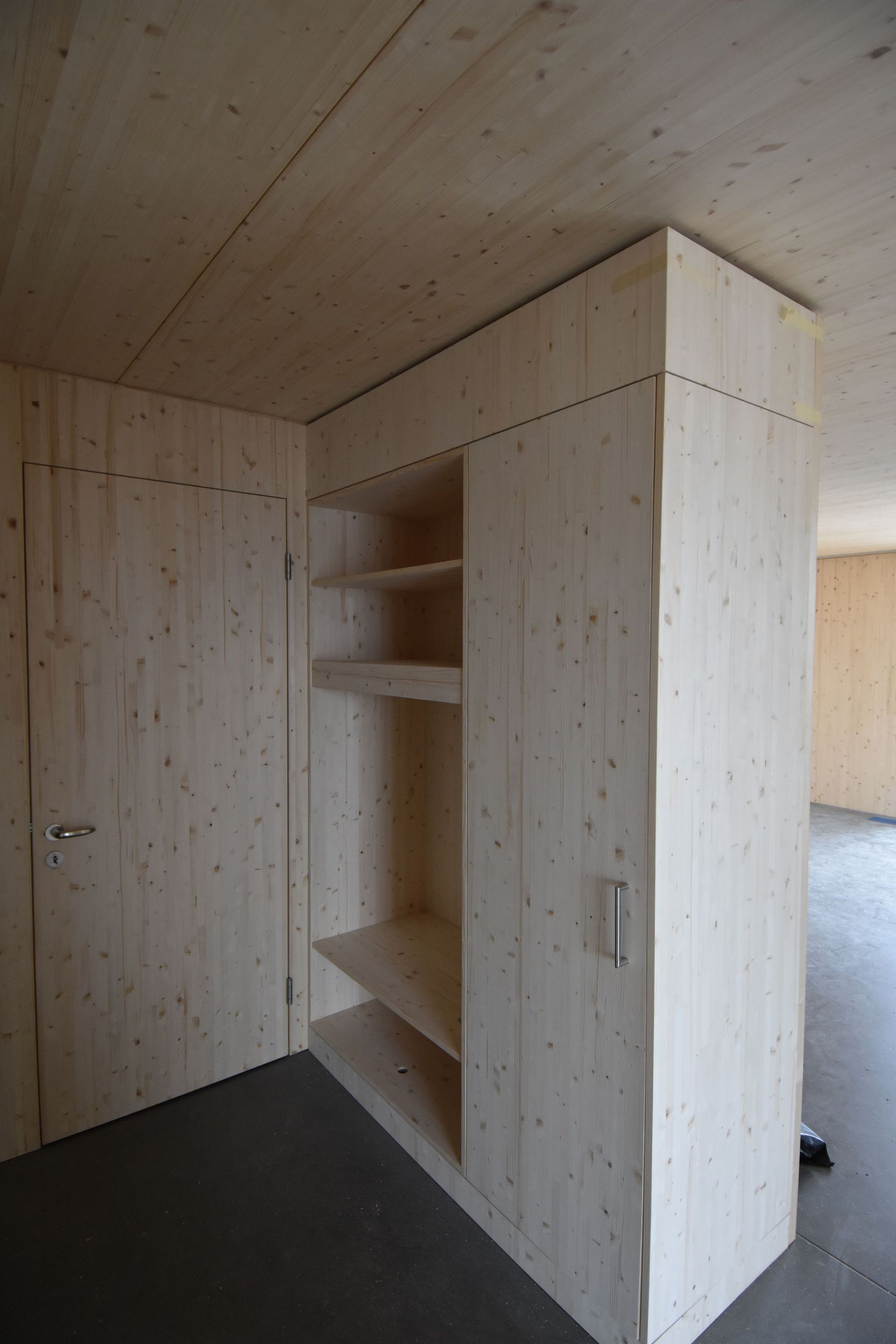 Schäfer Schreinerei AG - Schrank