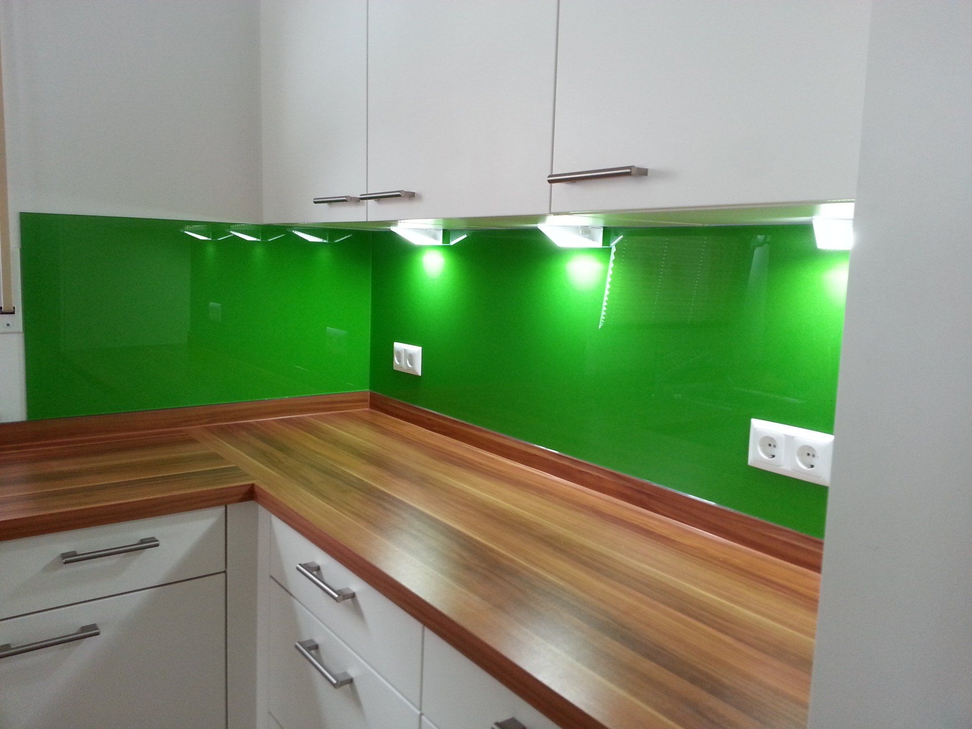 Glaserei Engst – Wandverkleidung aus Glas