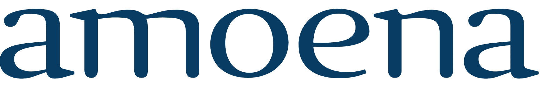Logotipo azul en minúsculas con la palabra "amoena" sobre fondo blanco.