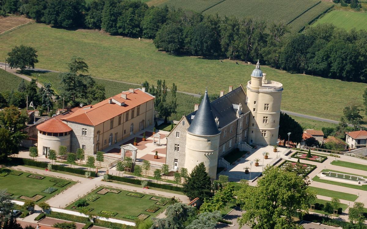 Vue aérienne Château de Bouthéon Loire