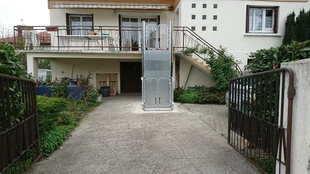Élévateur sur une maison de particulier