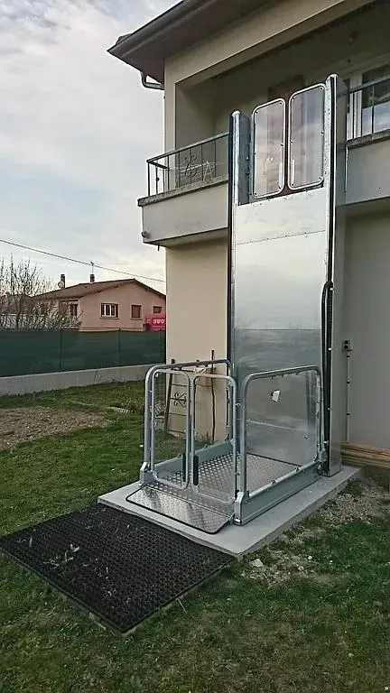 Élévateur pour personne à mobilité réduite