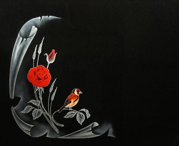 Un fondo negro con una rosa roja y un pájaro.