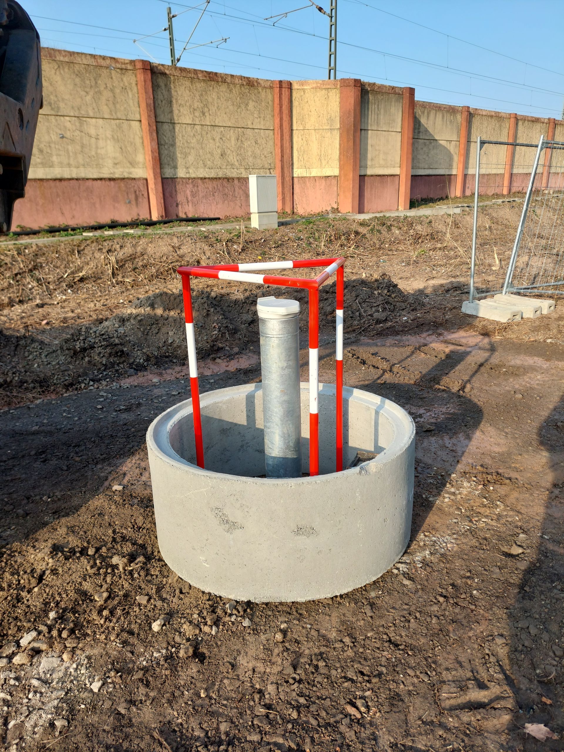 Werkstatt mit Bohrtechnik und Maschinen für Brunnen- und Spezialtiefbau