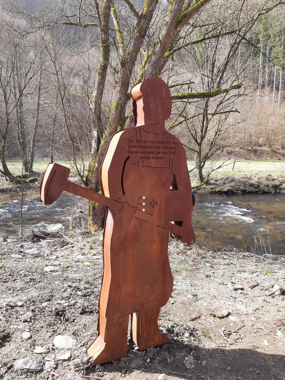 Rost Skulptur, Zwitscherkiste Audiostation für mehr Natur, Metallbau