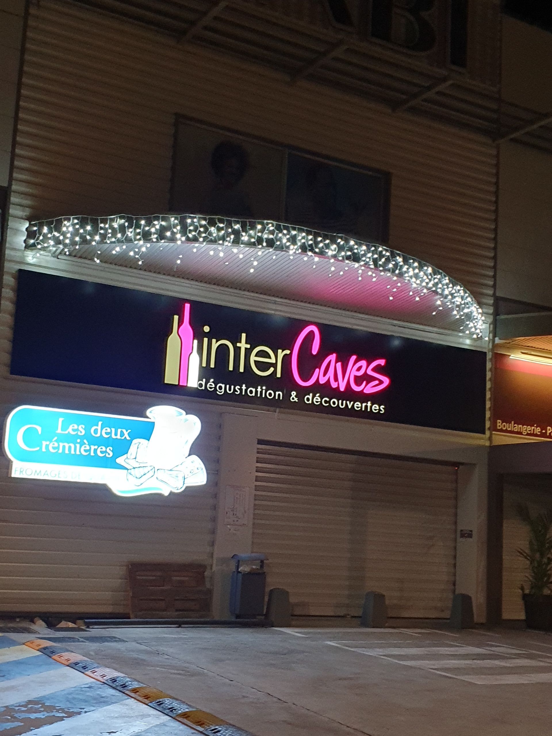 Mise en valeur - Illumination Festive - InterCaves à Ducos