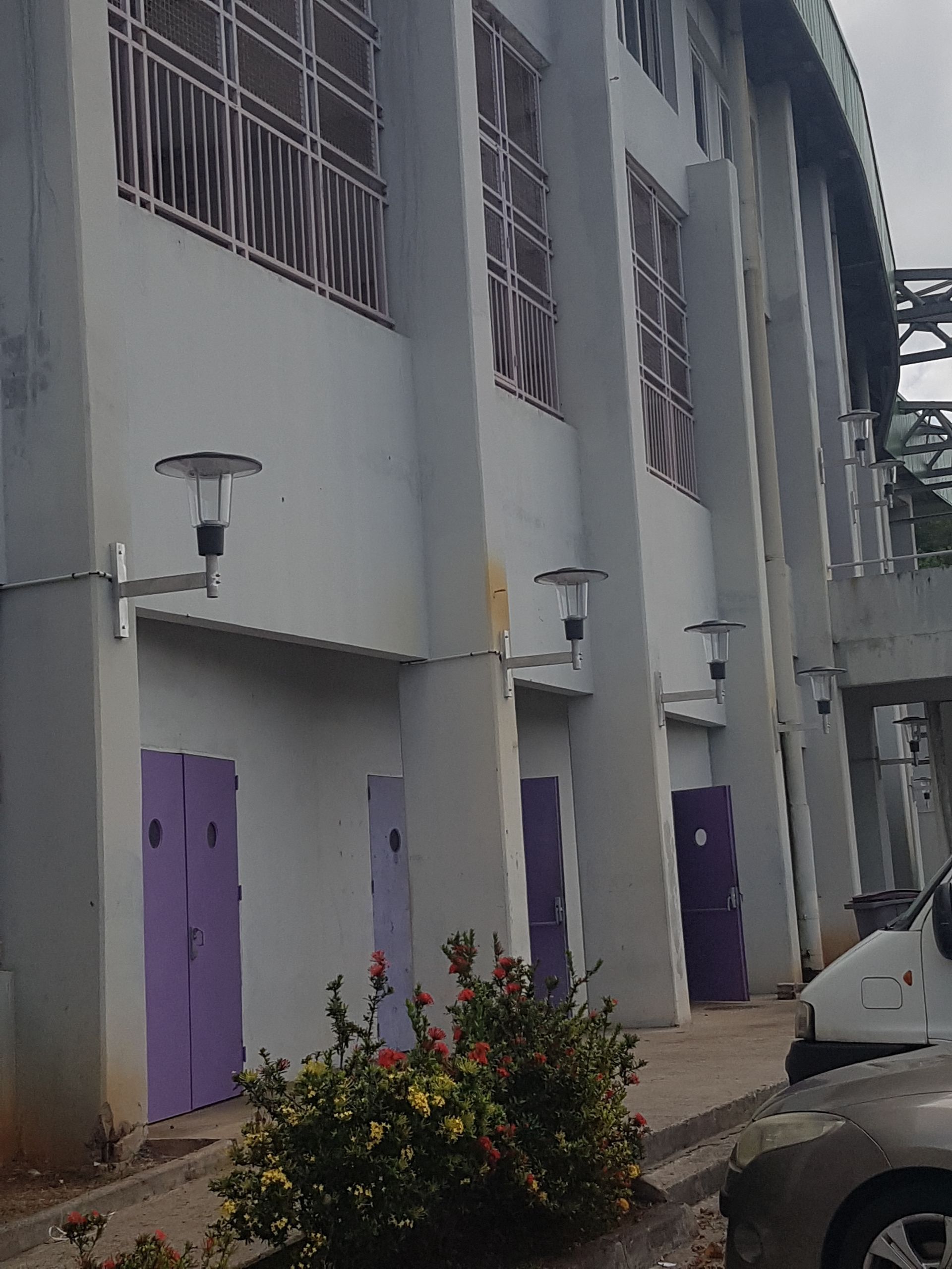 Eclairage stade de Rivière-Pilote