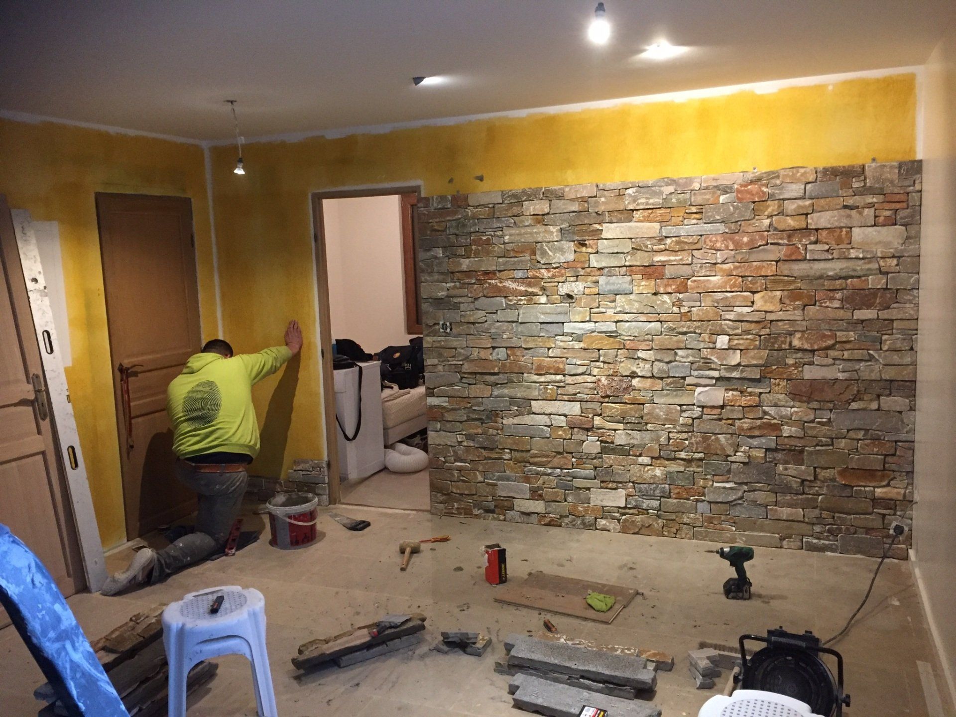 Revêtement de mur fausses pierres