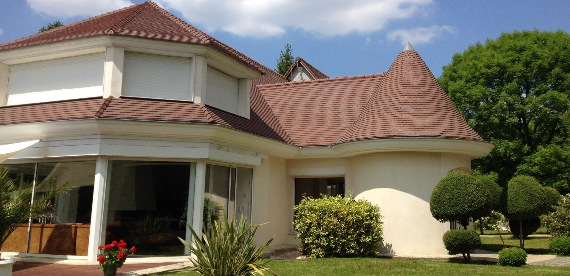 Ravalement d'une façade jaune