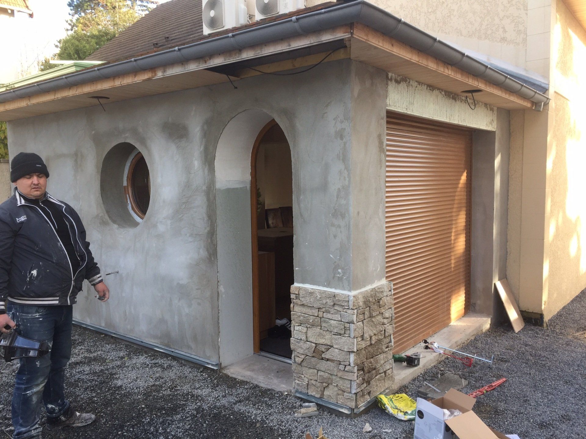 Façade fausses pierres avant